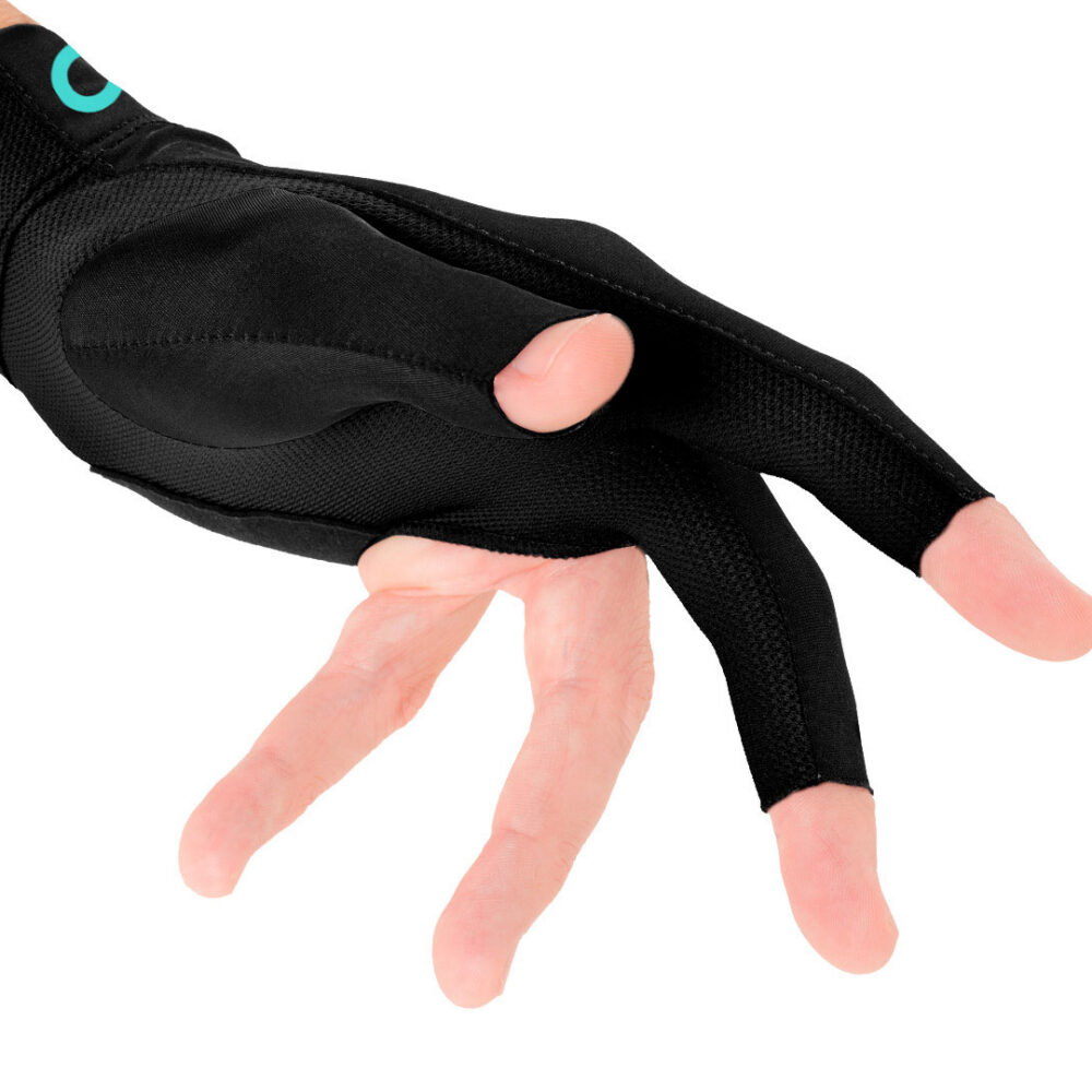 predator-second-skin-glove-albin-ouschan-black